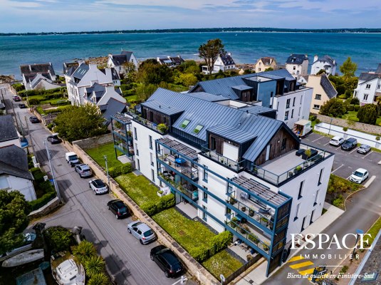Concarneau La Corniche Appartement de 116 m² avec terrasse, cave et deux garages